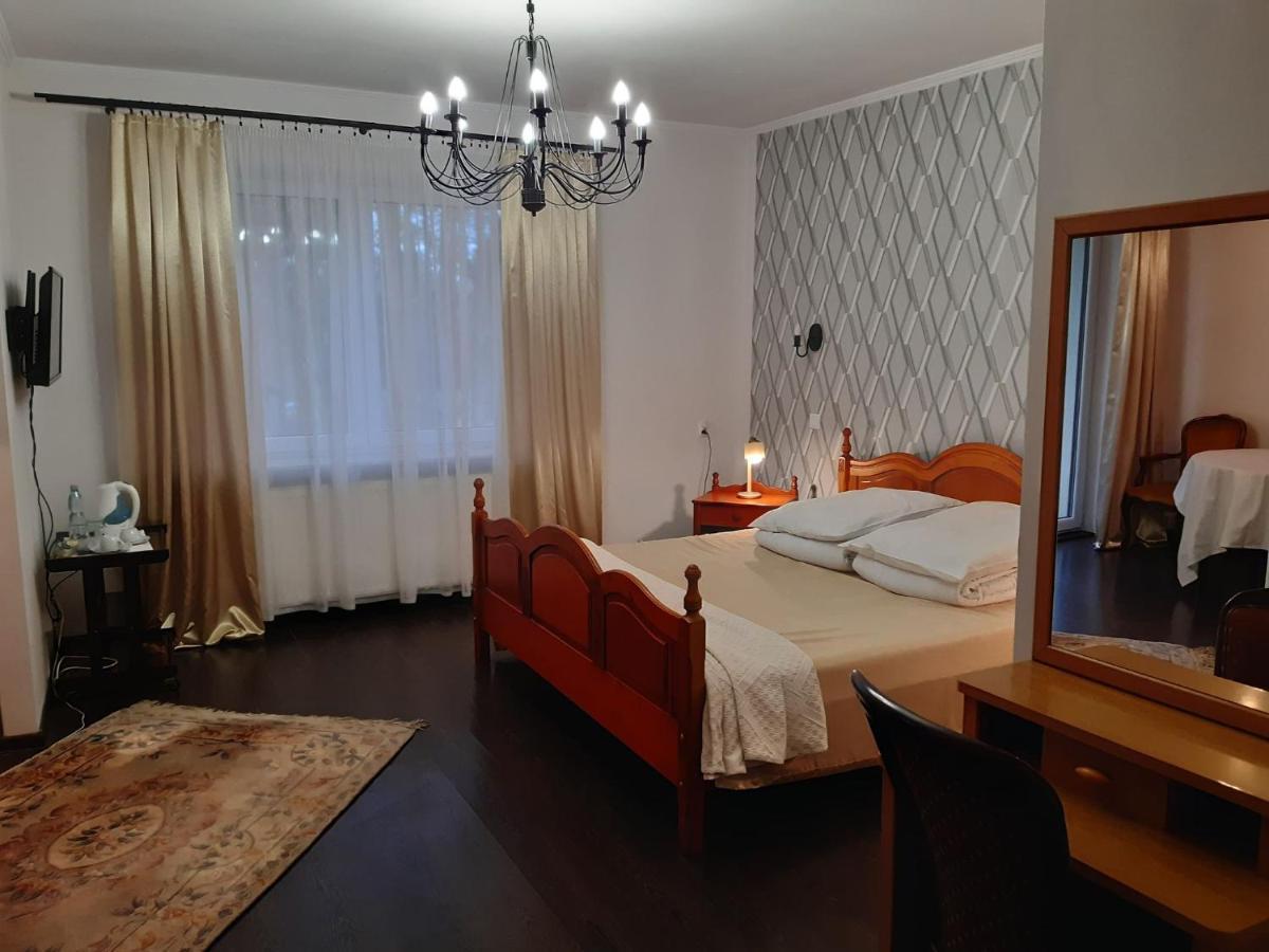 Fantazja - Restauracja I Noclegi Radom Extérieur photo
