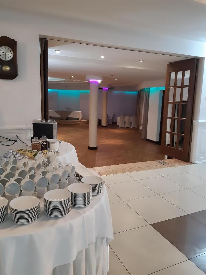 Fantazja - Restauracja I Noclegi Radom Extérieur photo